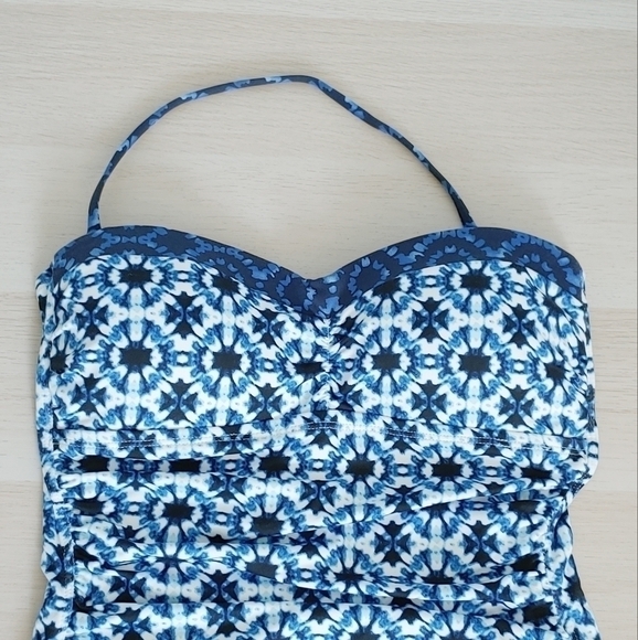 TOMMY BAHAMA Shibori splash bandeau one piece swimsuit - Picture 4 of 16